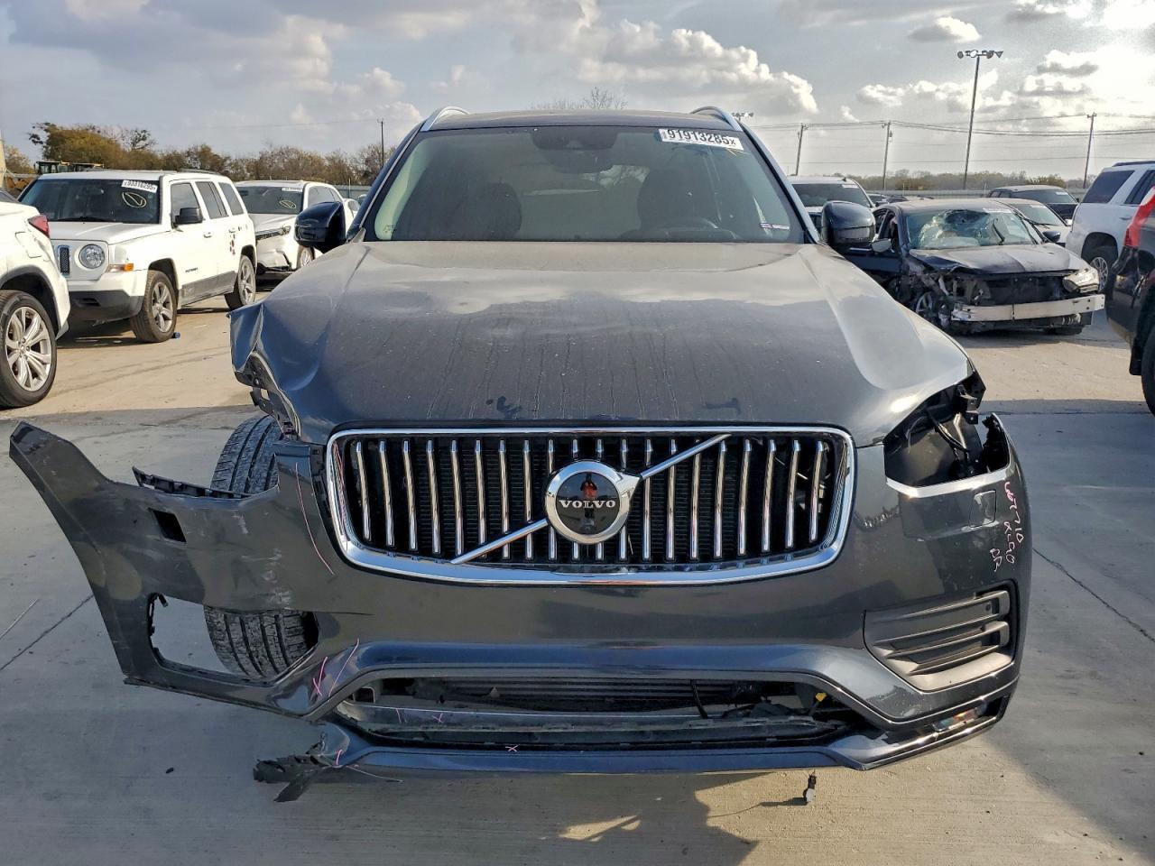 2021 VOLVO XC90