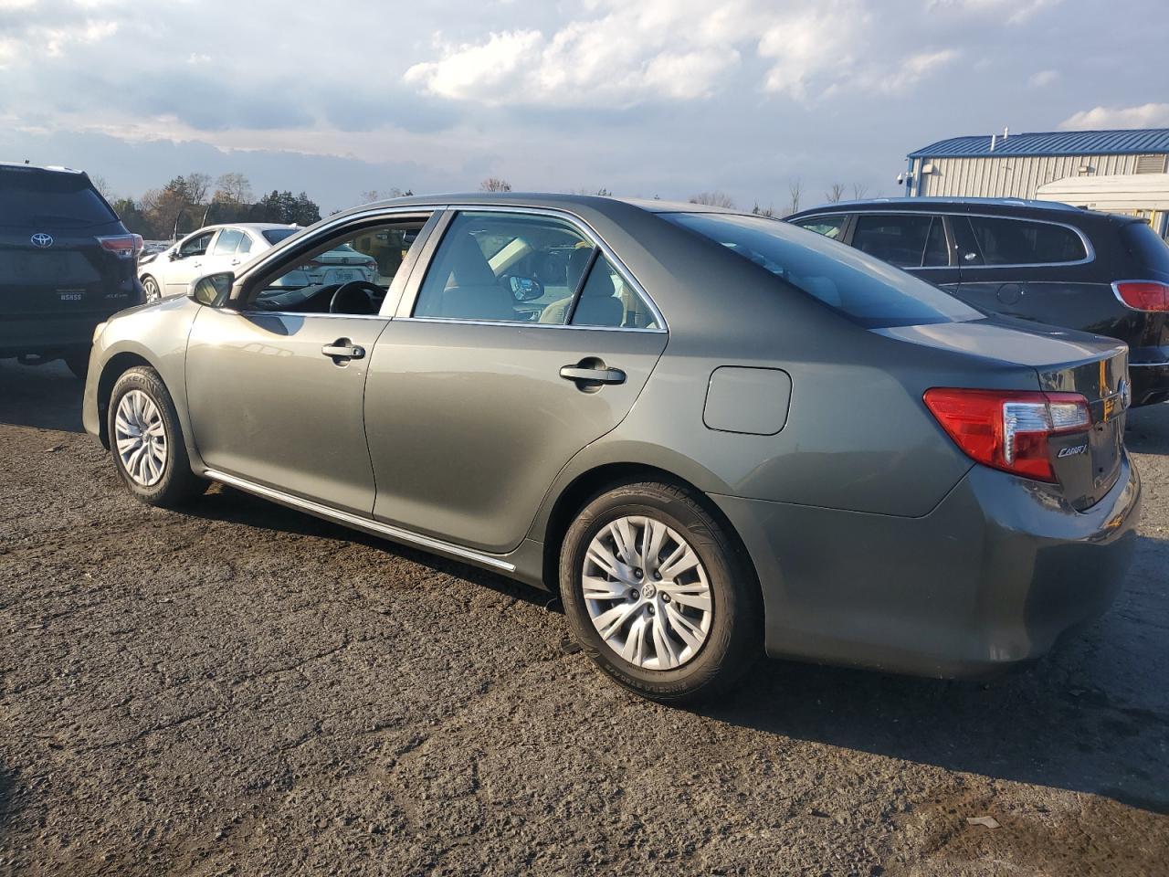 2012 TOYOTA CAMRY