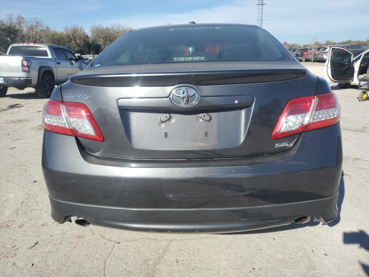 2011 TOYOTA CAMRY