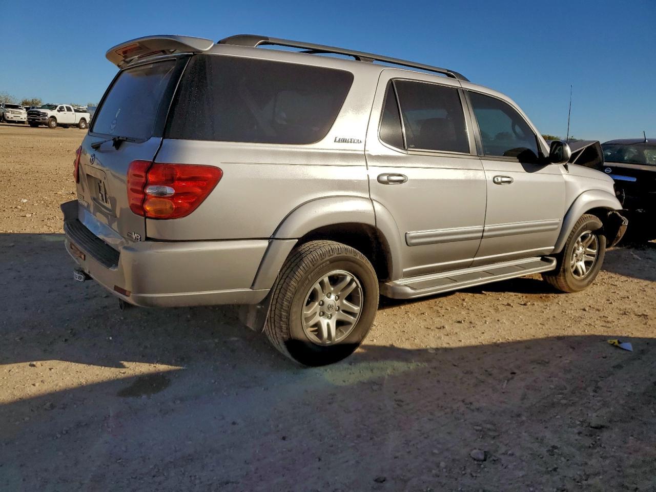 2004 TOYOTA Sequoia