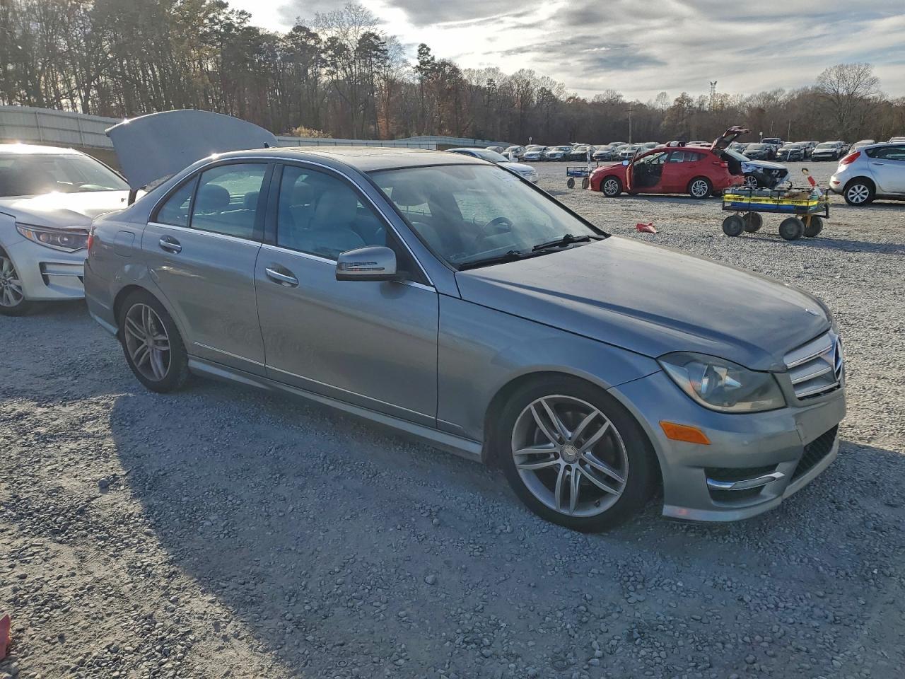 2012 MERCEDES-BENZ C-CLASS