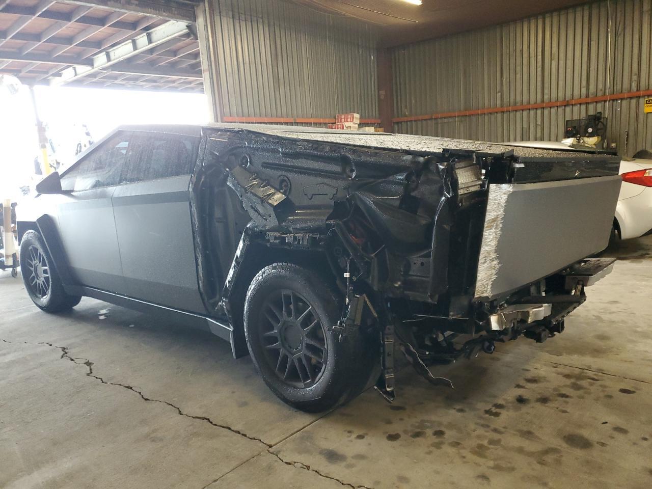 2024 TESLA Cybertruck