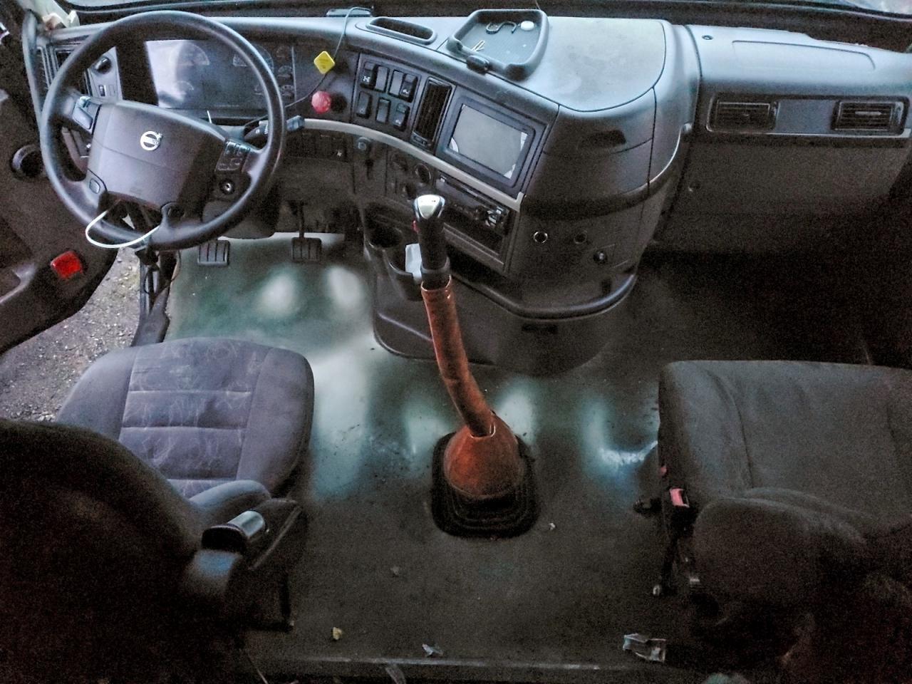 2016 VOLVO VNL