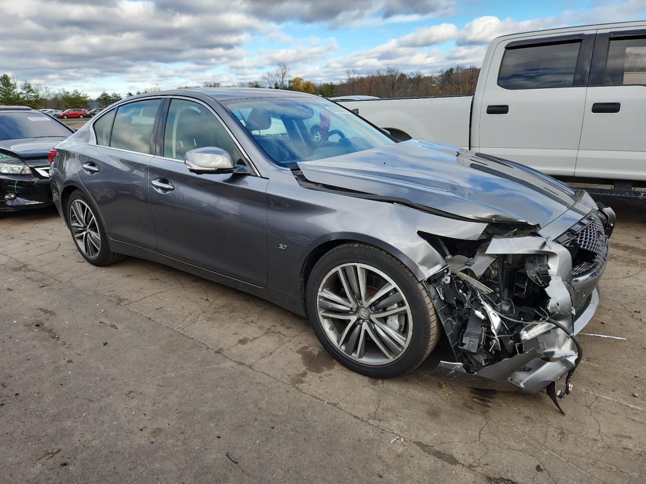 2015 INFINITI Q50