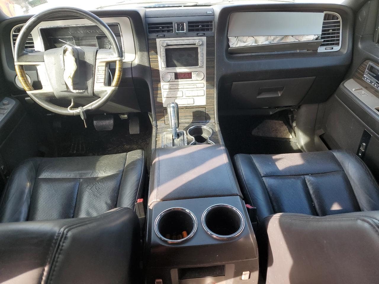 2010 LINCOLN Navigator