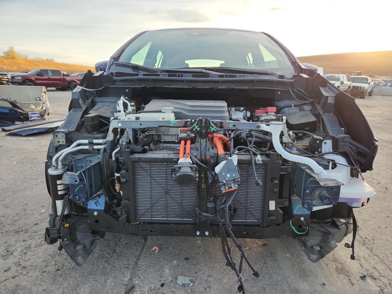 2025 NISSAN LEAF