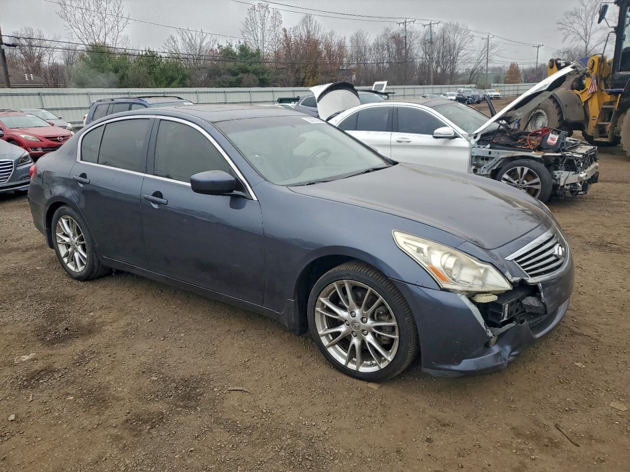 2011 INFINITI G37