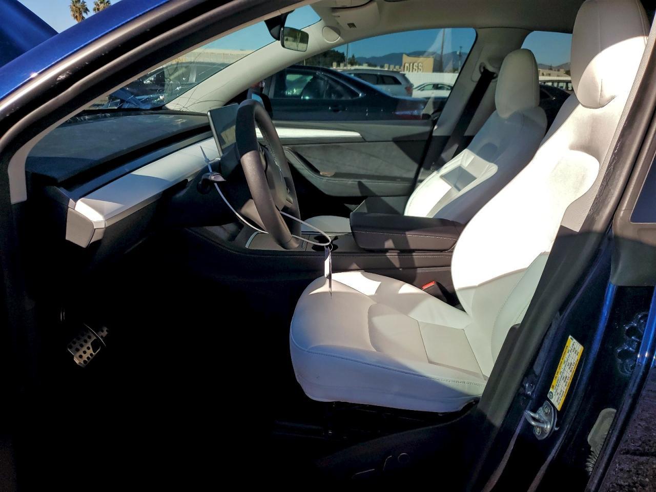 2024 TESLA MODEL Y