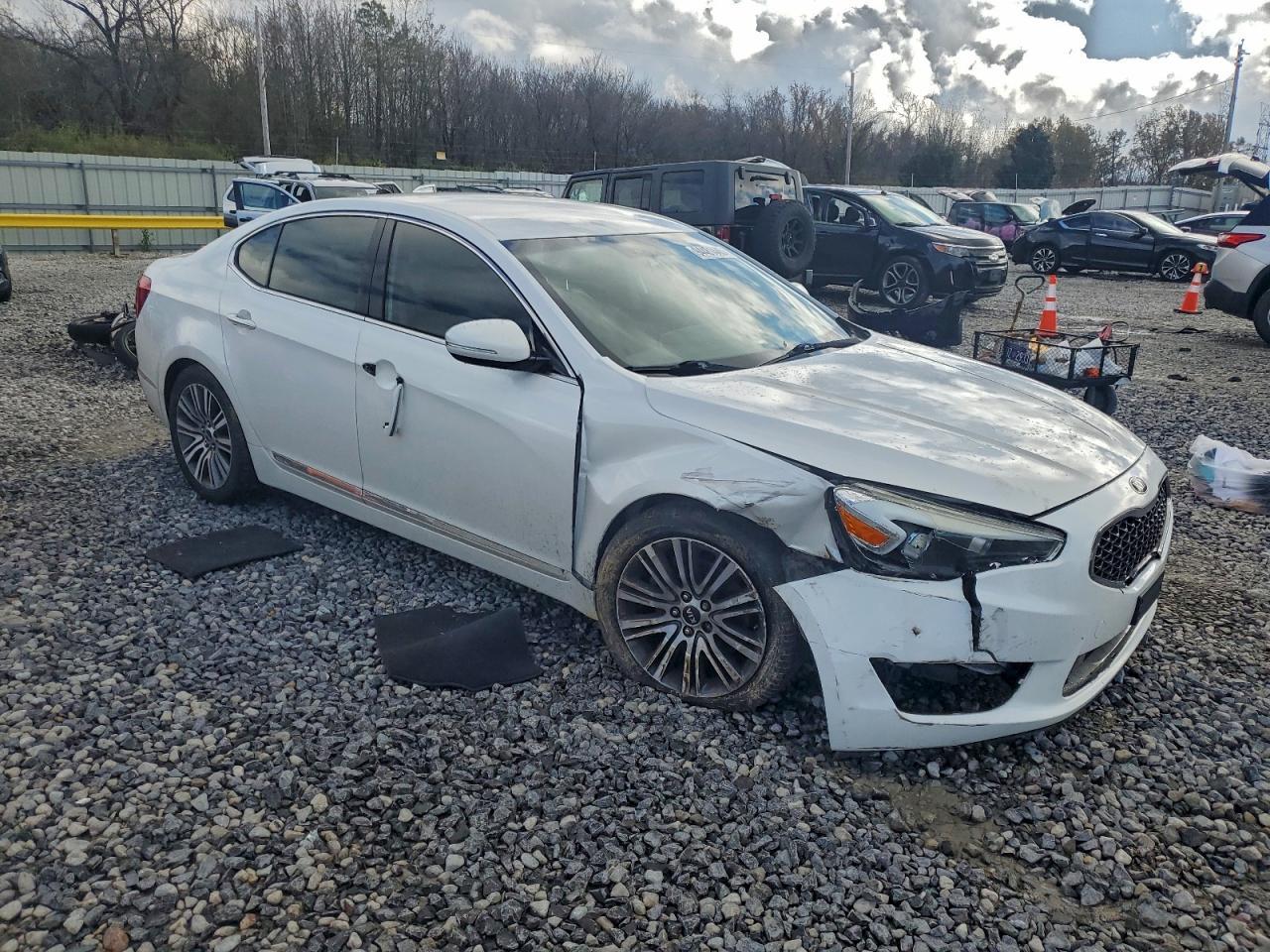 2014 KIA Cadenza