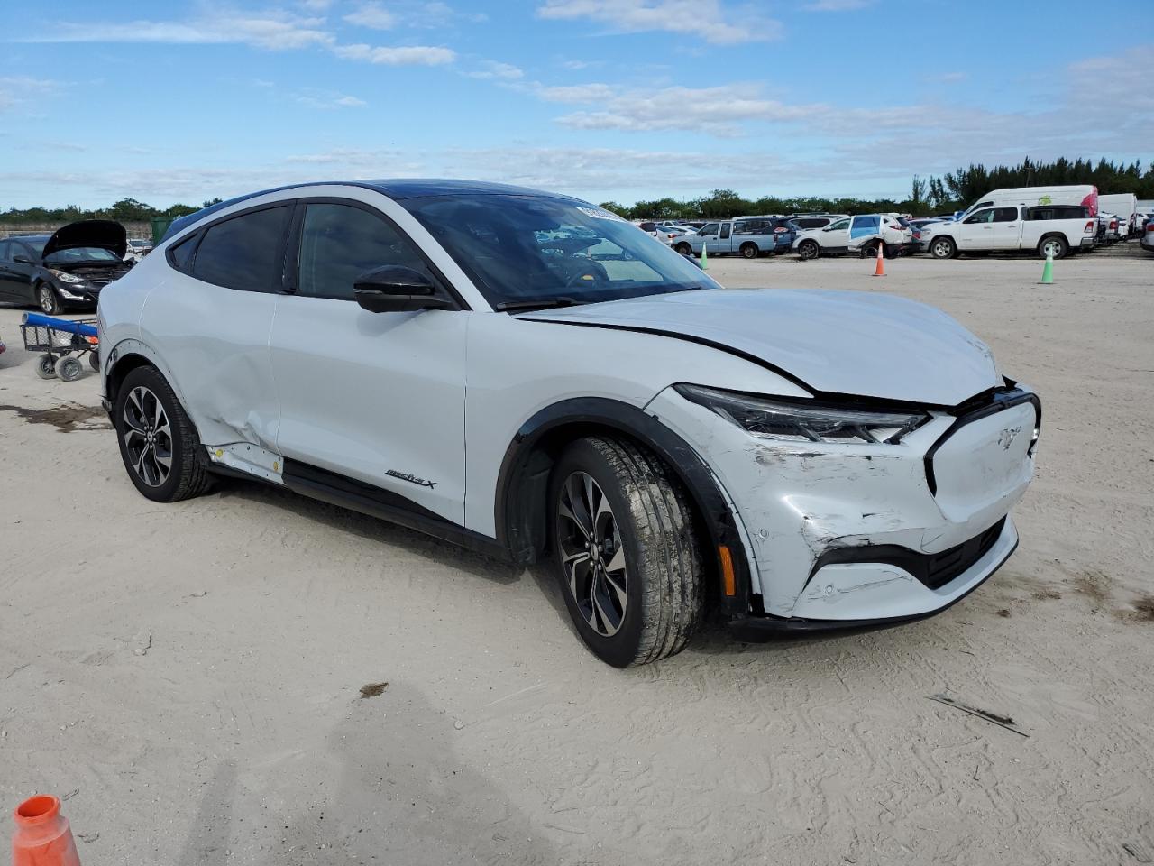2022 FORD Mustang Mach-E