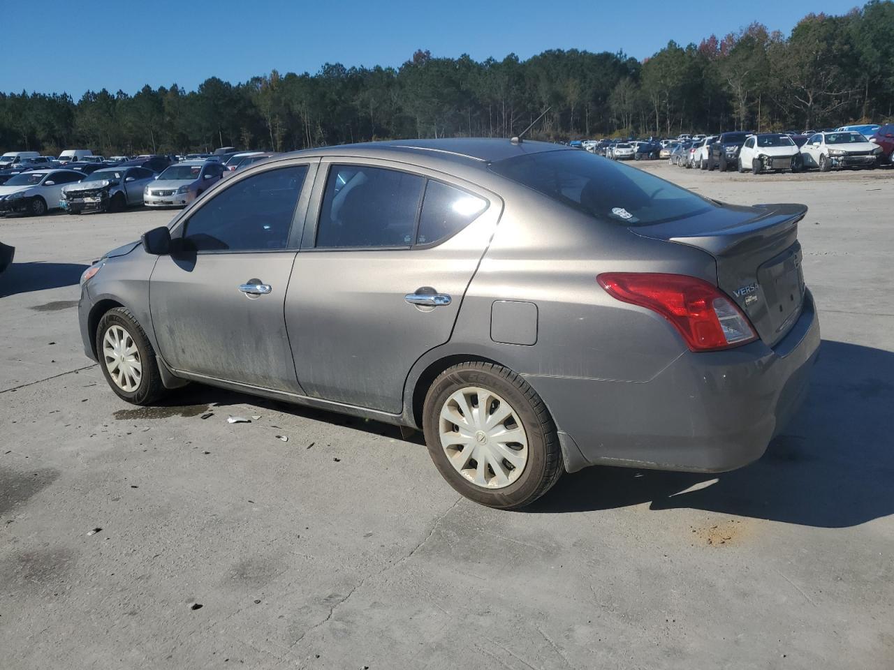 2015 NISSAN VERSA