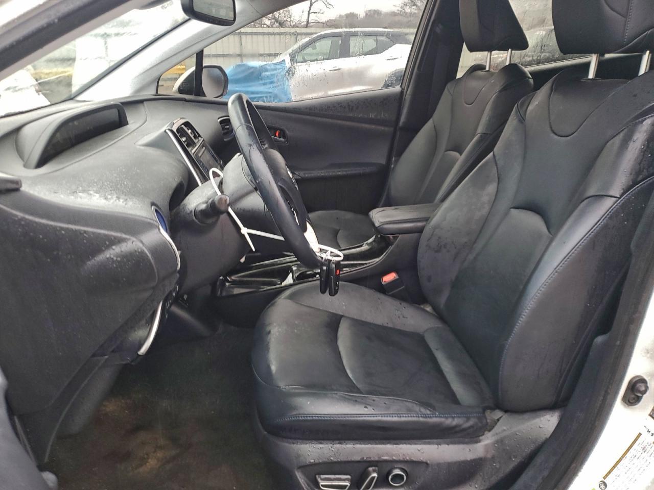2017 TOYOTA PRIUS