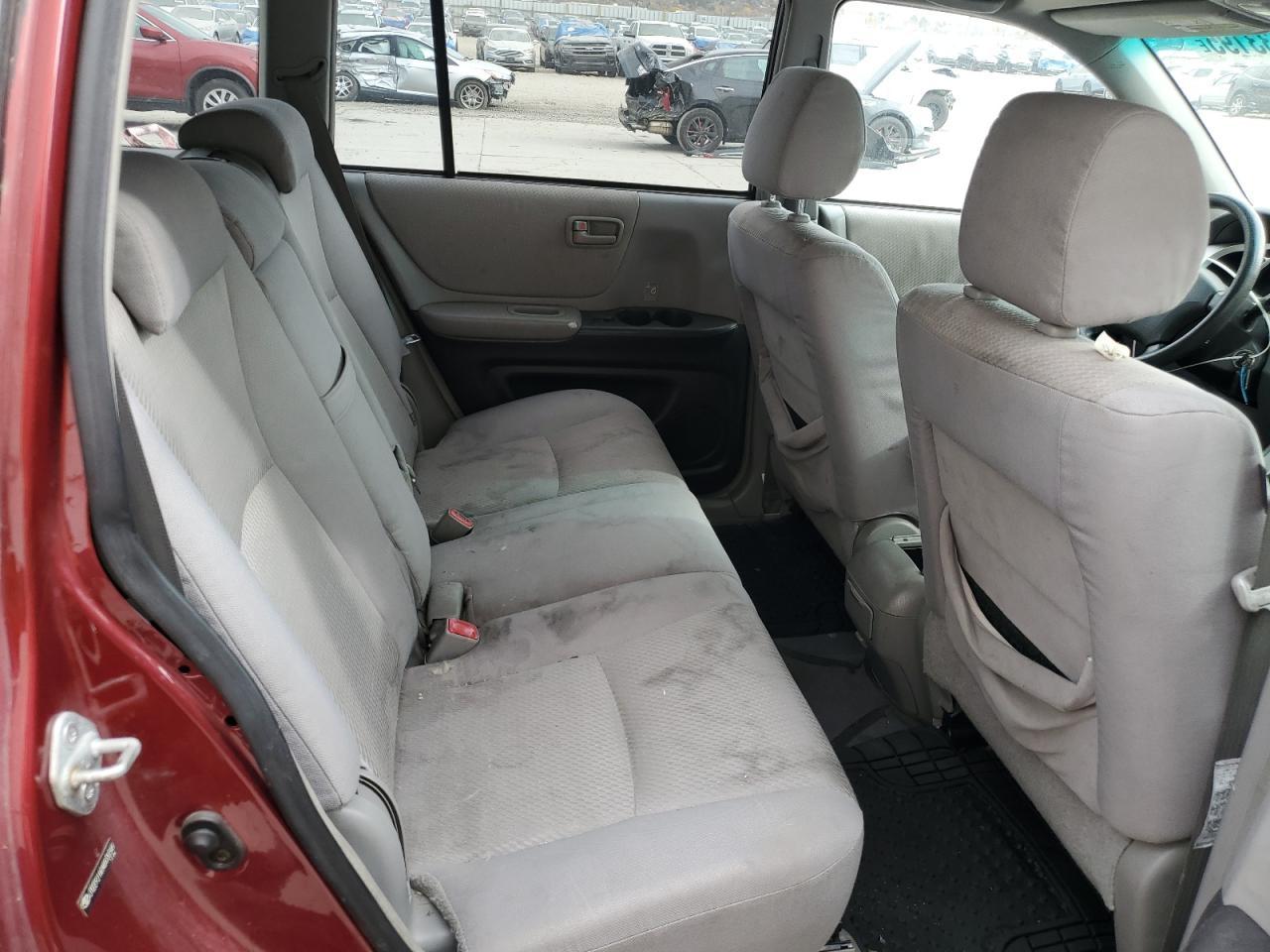 2004 TOYOTA HIGHLANDER