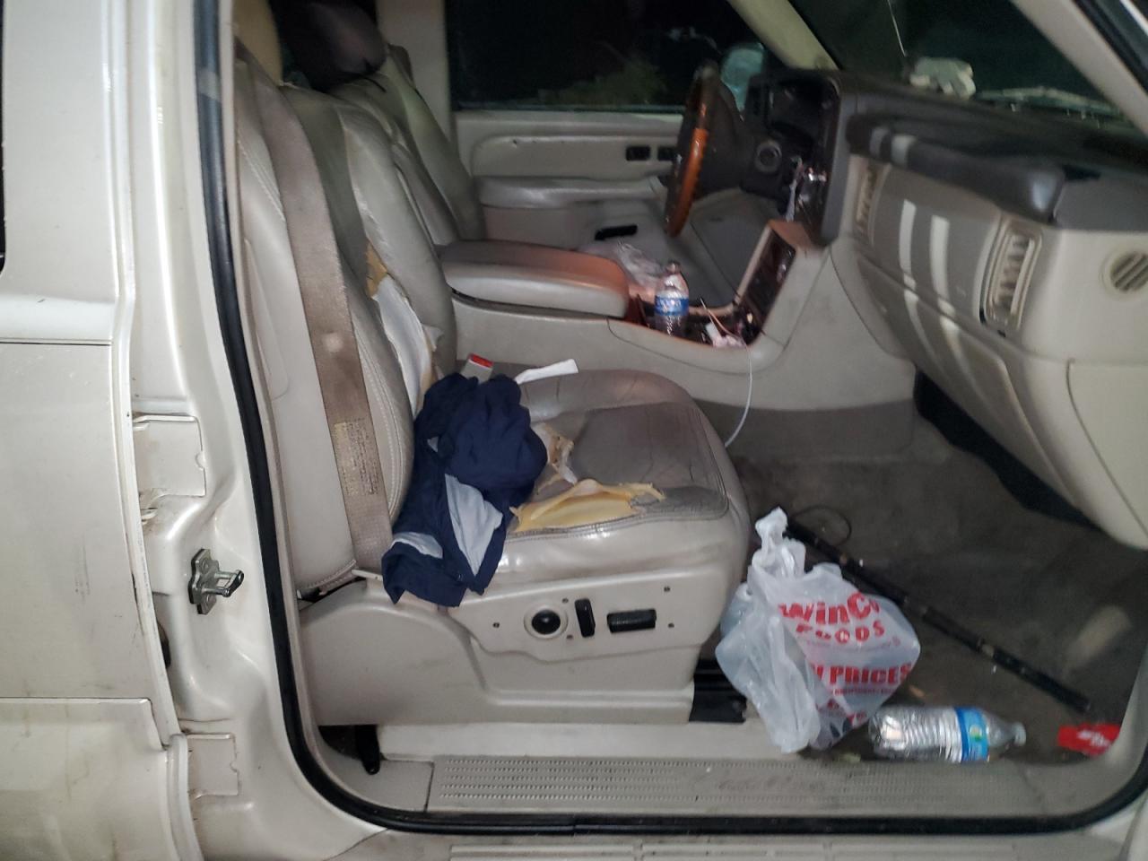 2004 CADILLAC ESCALADE