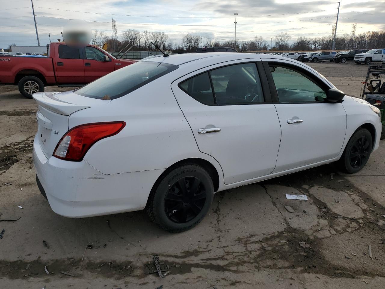 2019 NISSAN VERSA