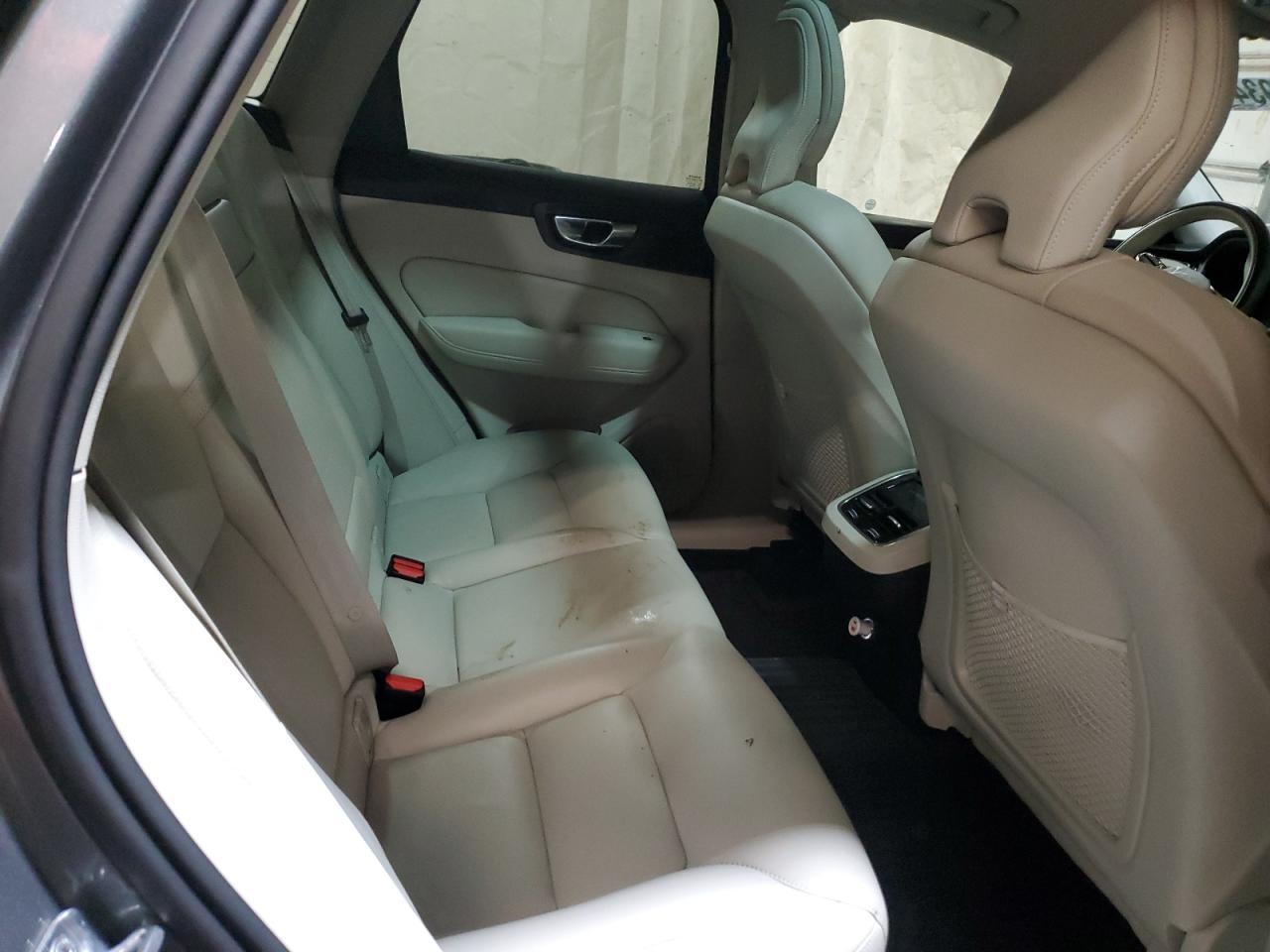 2020 VOLVO XC60