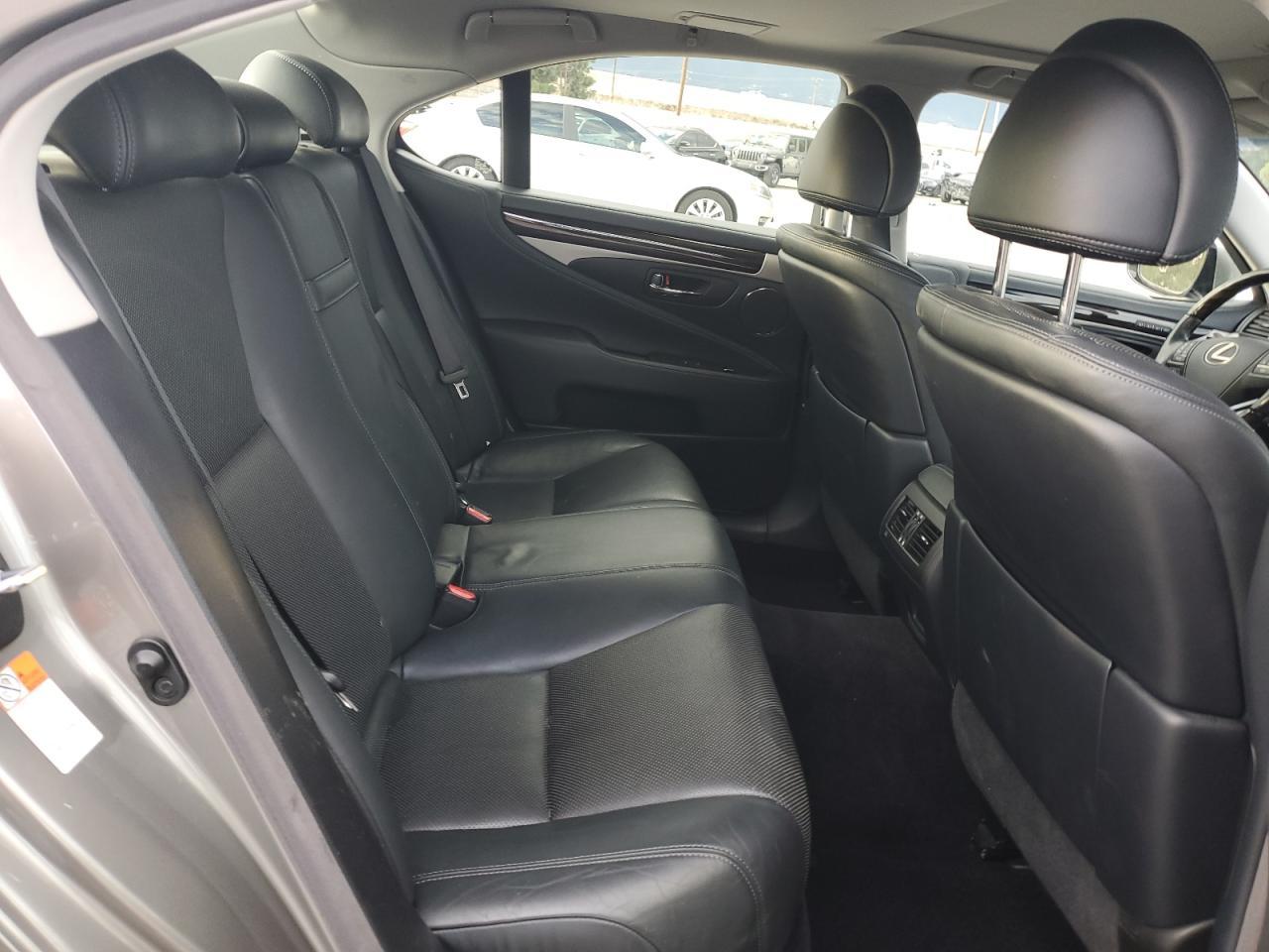 2016 LEXUS LS 460