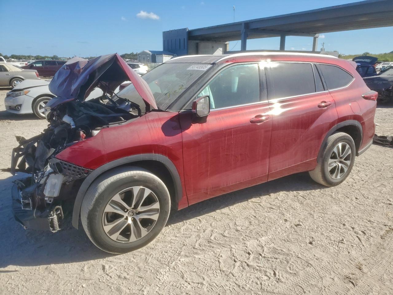 2022 TOYOTA HIGHLANDER