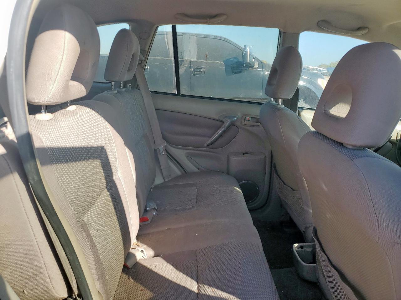 2004 TOYOTA RAV4