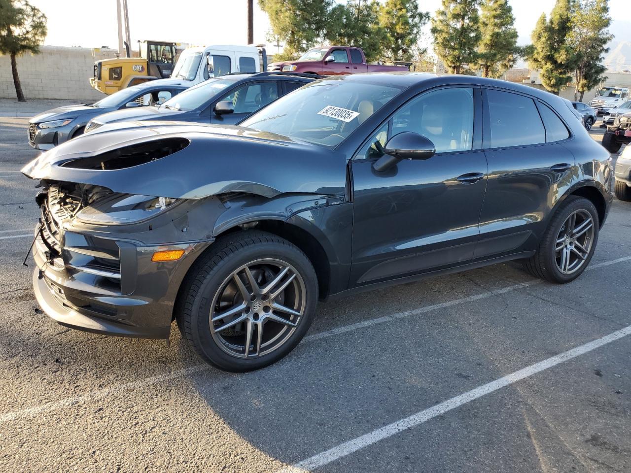 2019 PORSCHE Macan