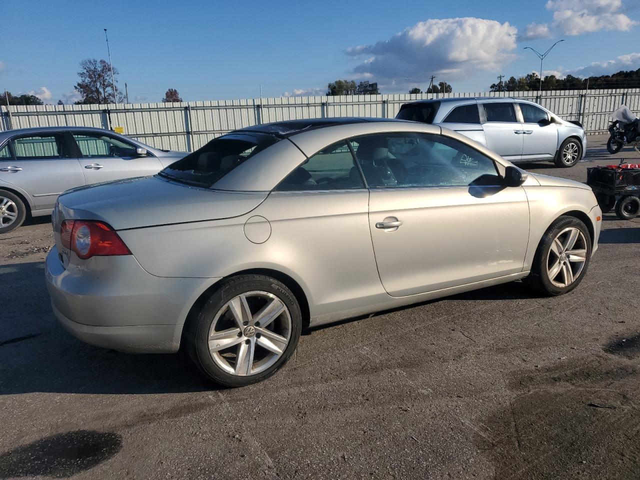 2009 VOLKSWAGEN EOS