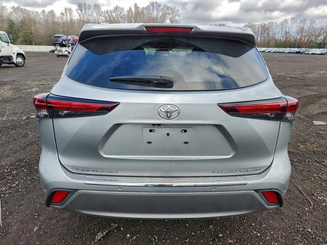 2024 TOYOTA HIGHLANDER