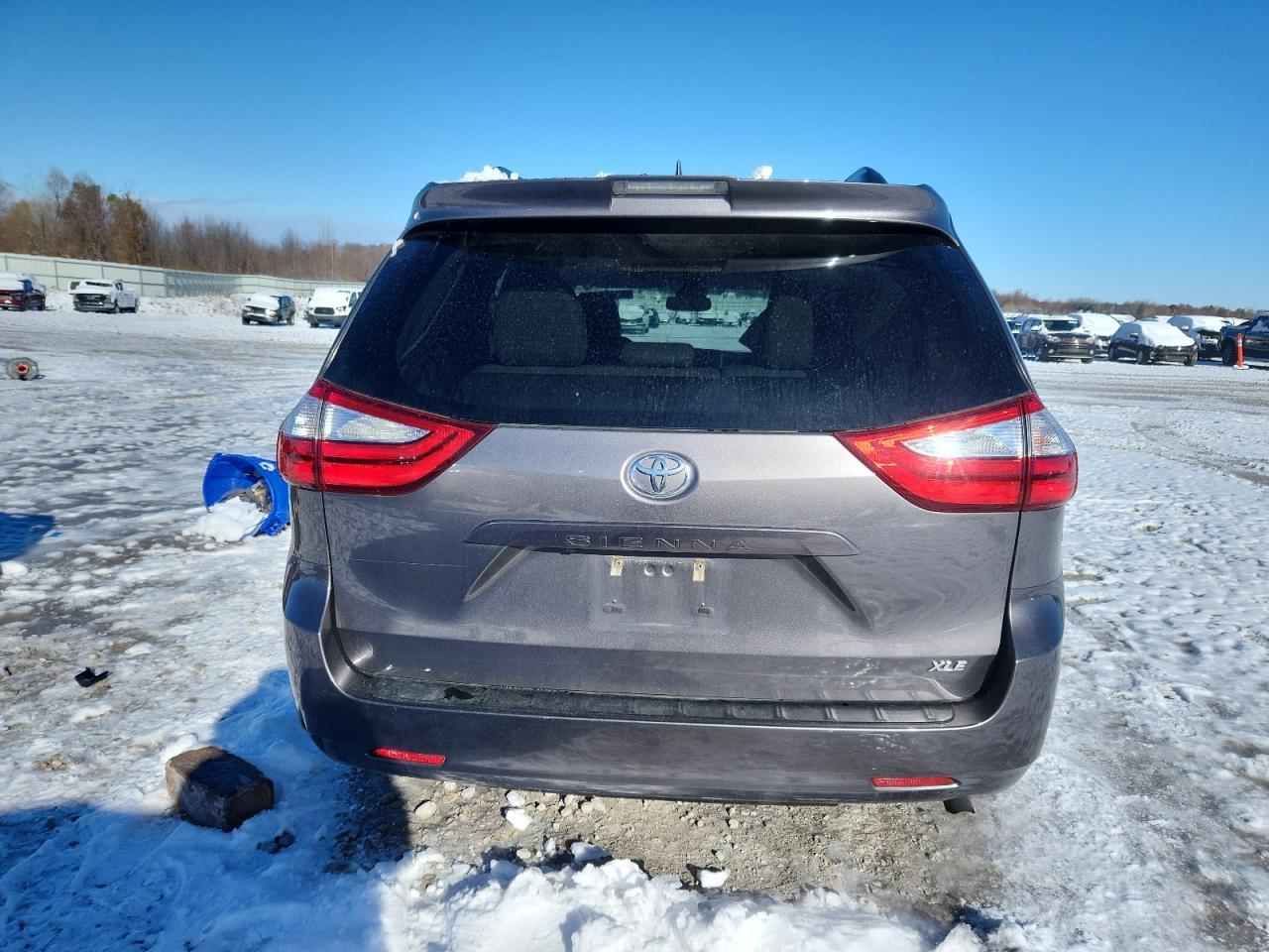 2018 TOYOTA SIENNA