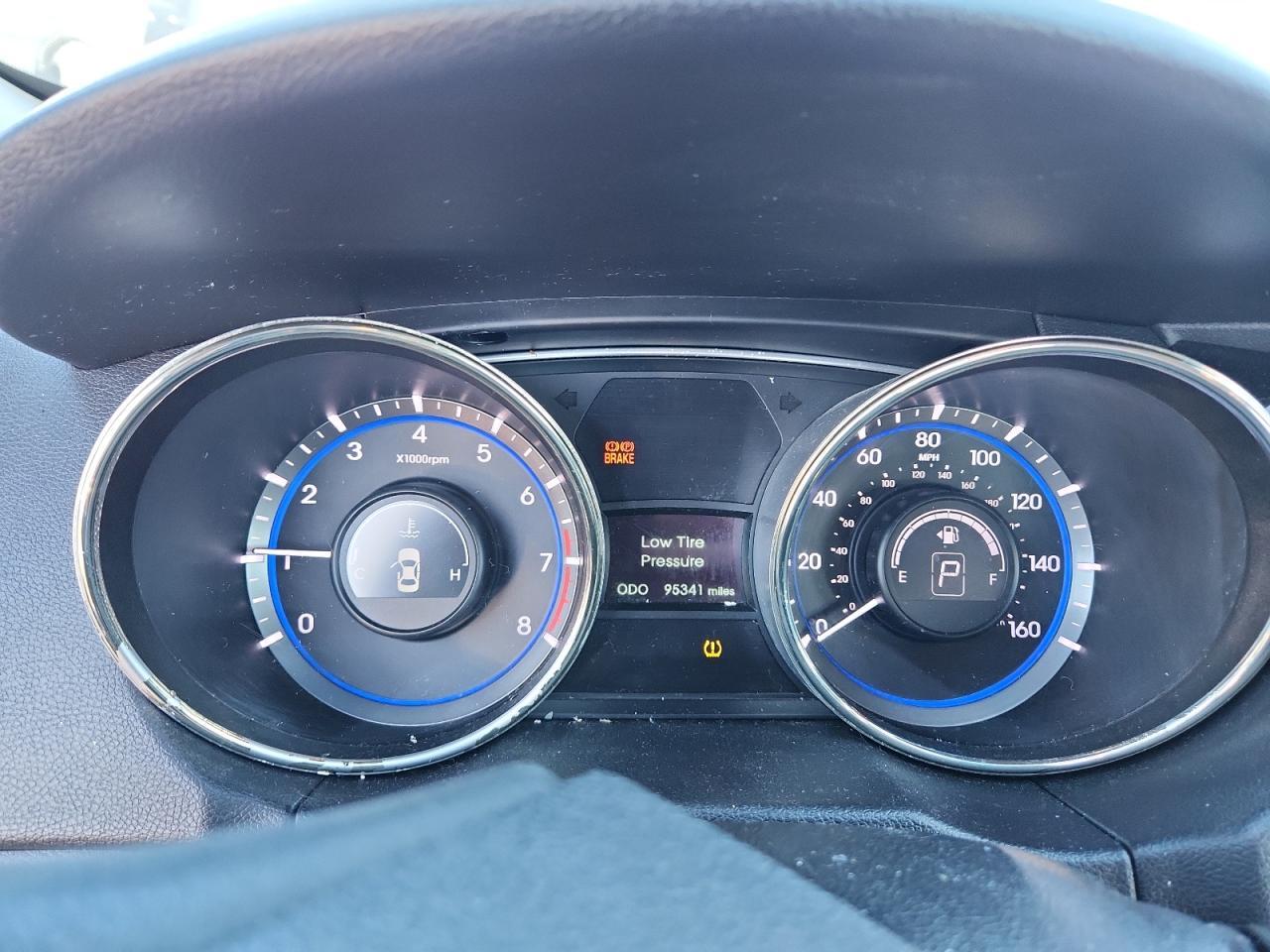 2011 HYUNDAI SONATA