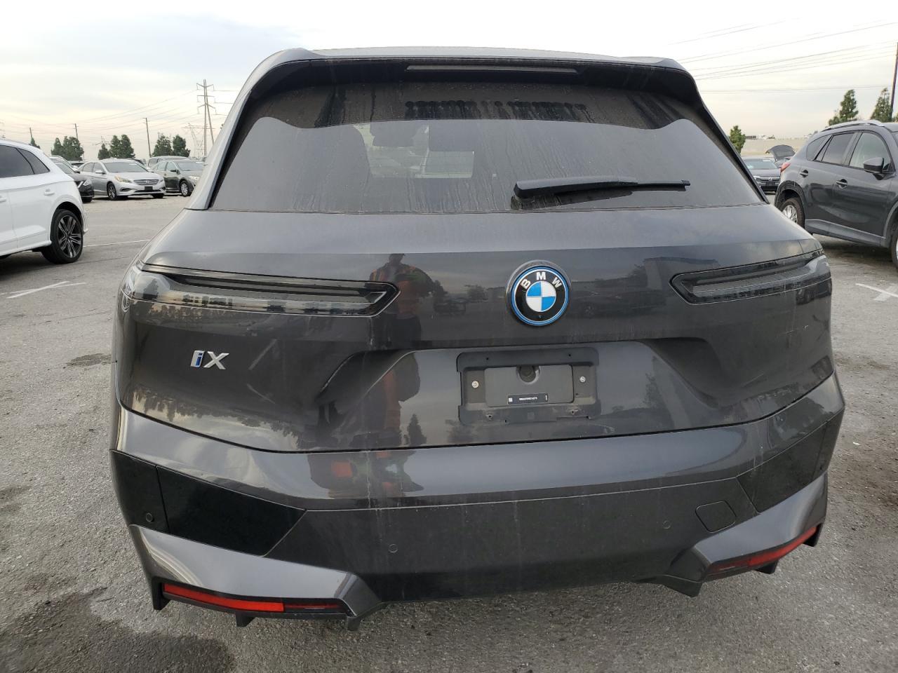 2025 BMW iX
