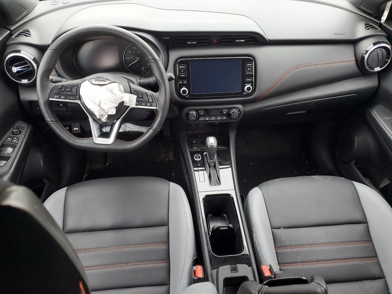 2021 NISSAN KICKS
