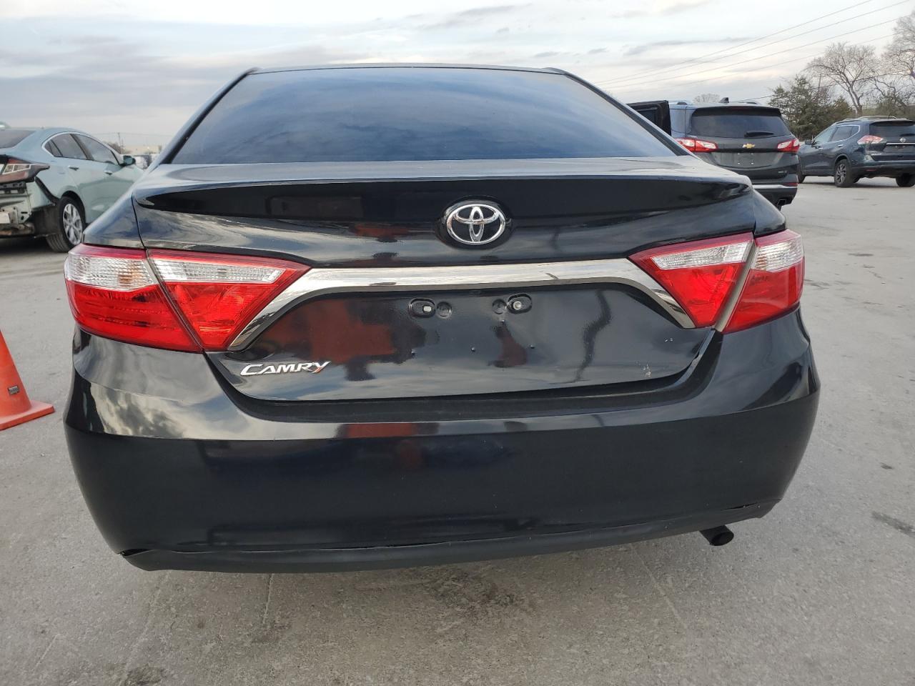 2016 TOYOTA CAMRY