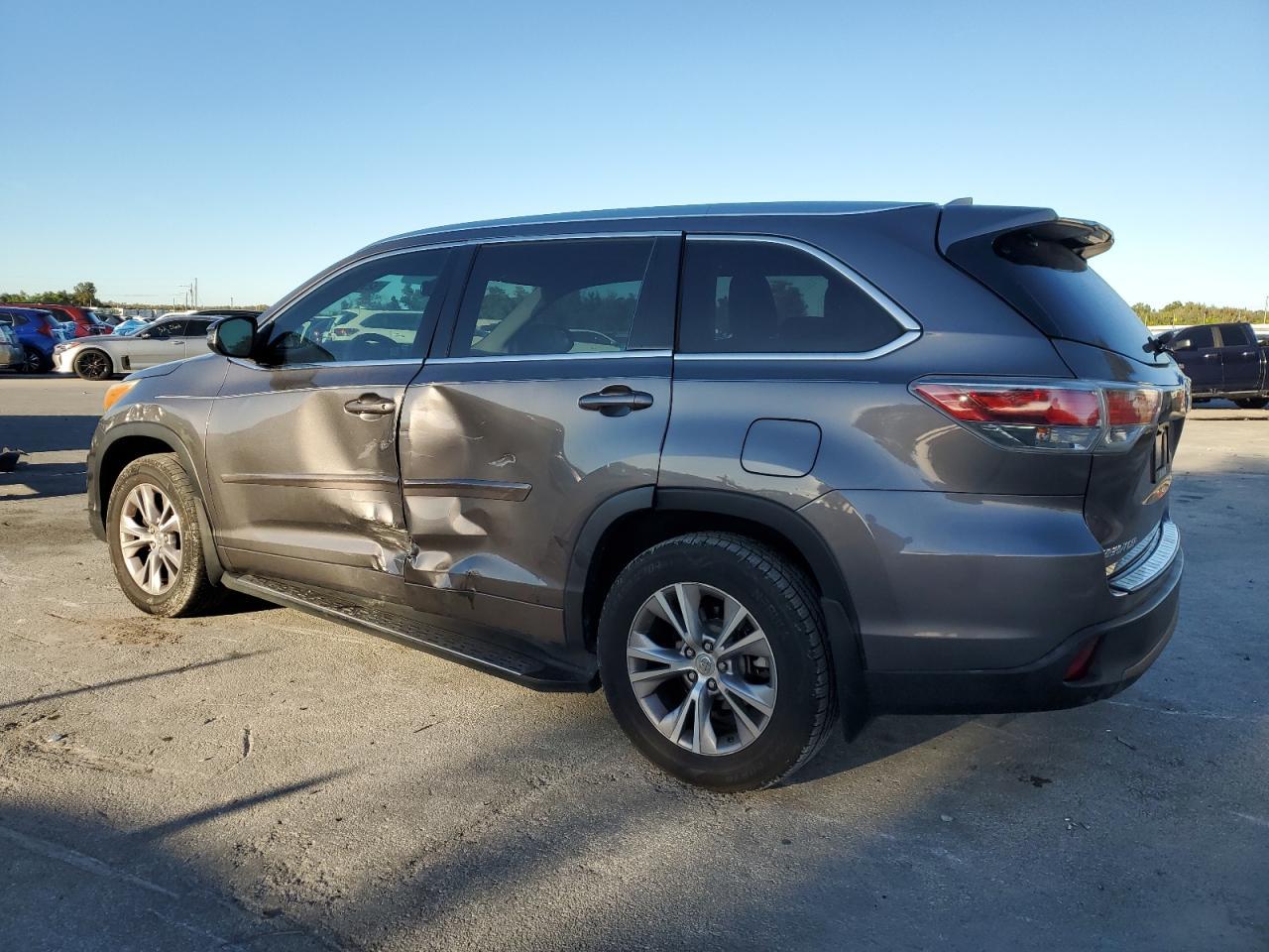 2015 TOYOTA HIGHLANDER