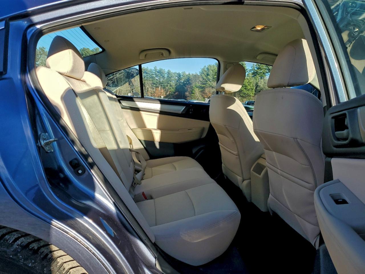 2015 SUBARU Legacy
