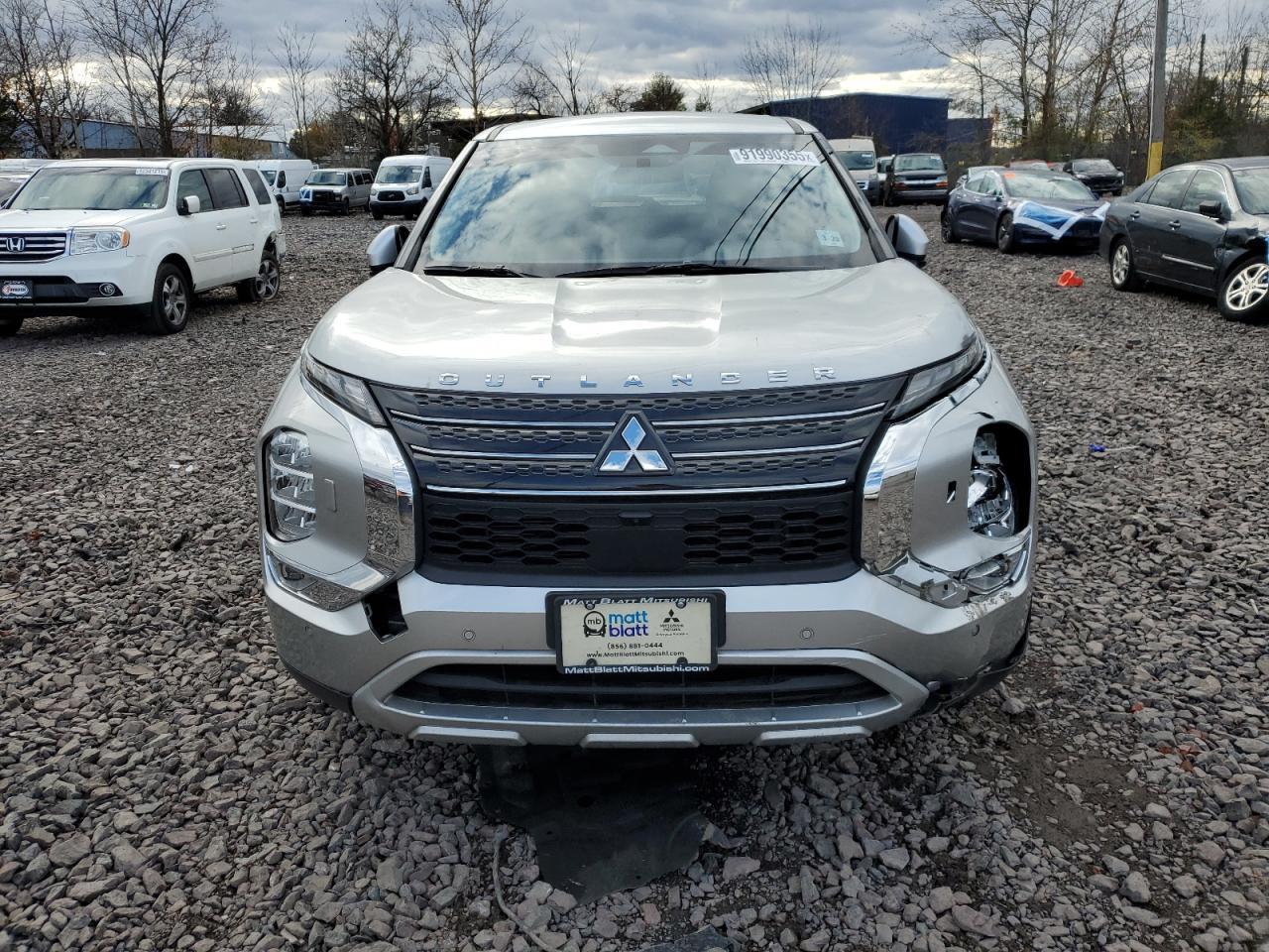2024 MITSUBISHI outlander