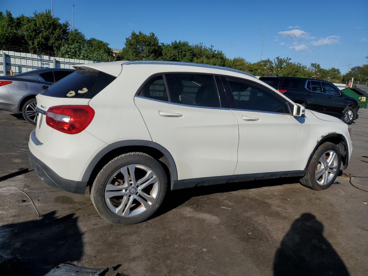 2016 MERCEDES-BENZ GLA-Class