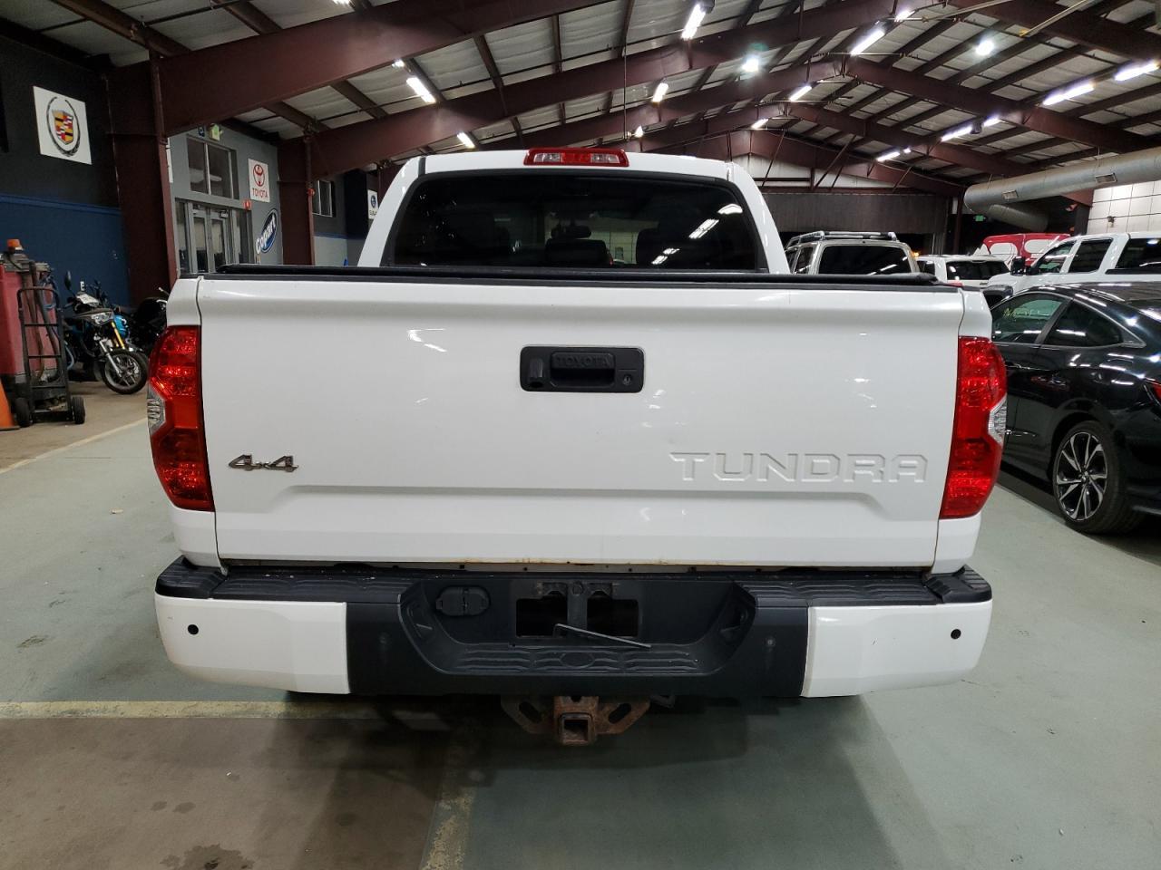 2017 TOYOTA TUNDRA