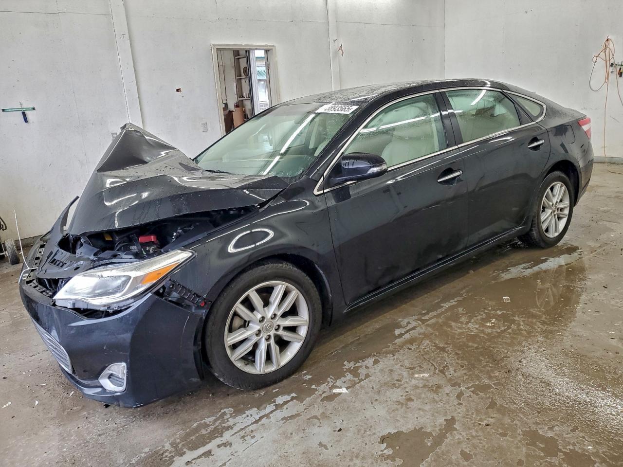 2013 TOYOTA Avalon