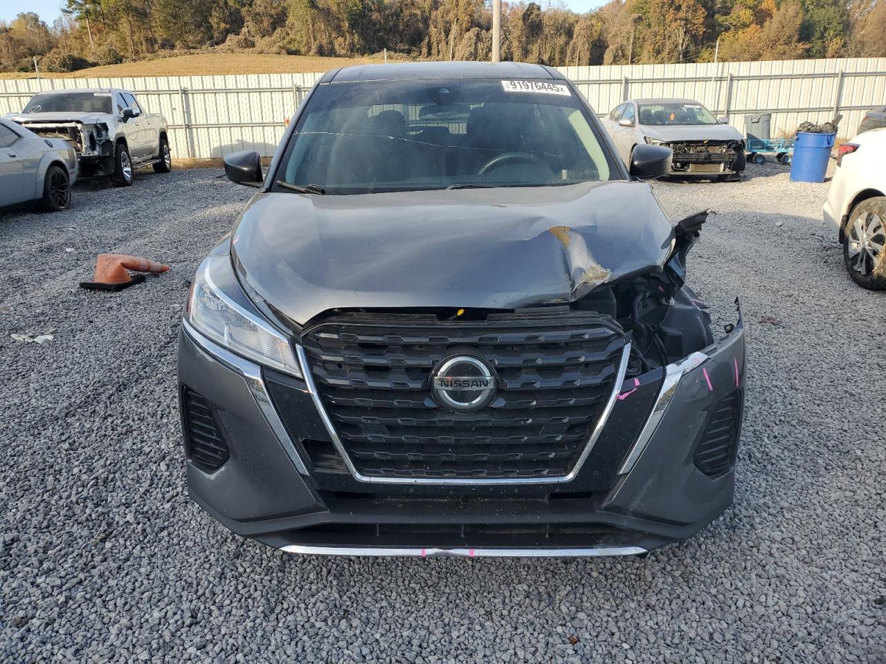 2021 NISSAN KICKS