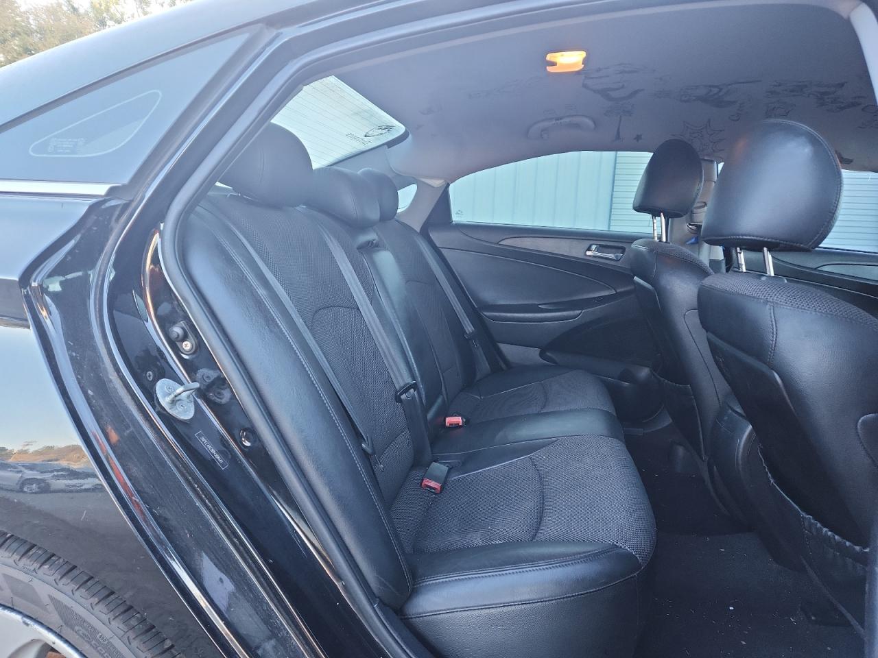 2011 HYUNDAI SONATA