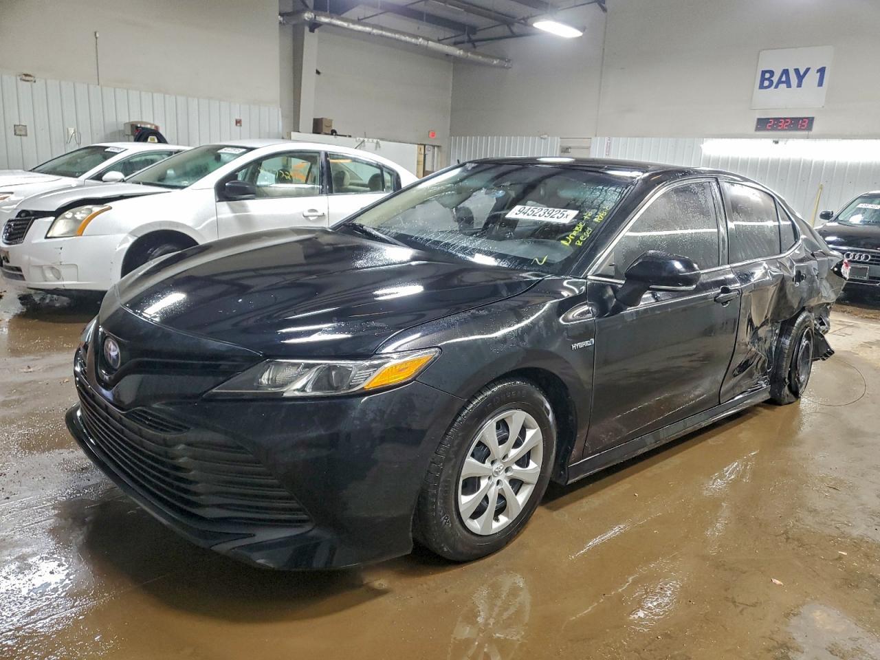 2019 TOYOTA CAMRY