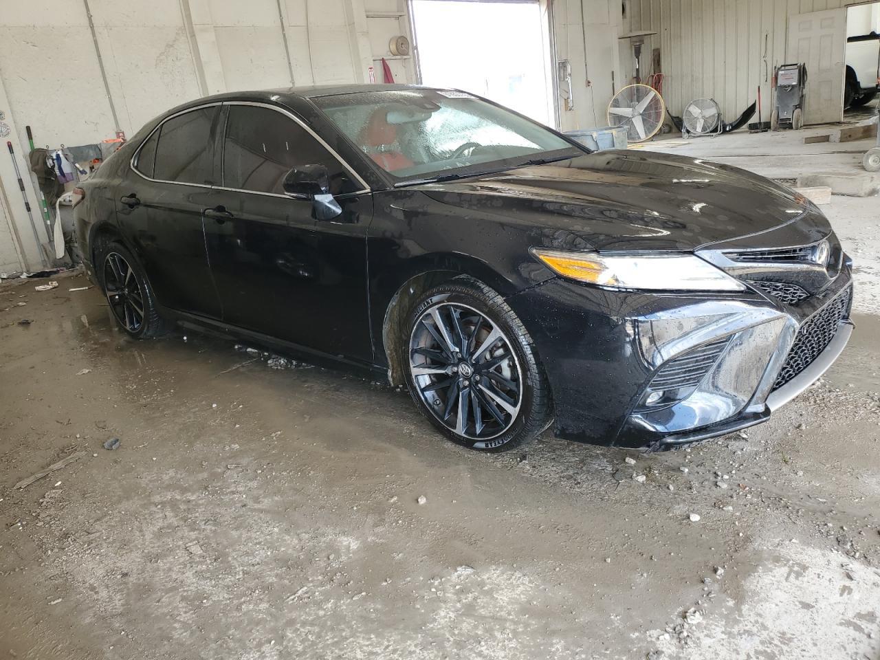 2018 TOYOTA CAMRY