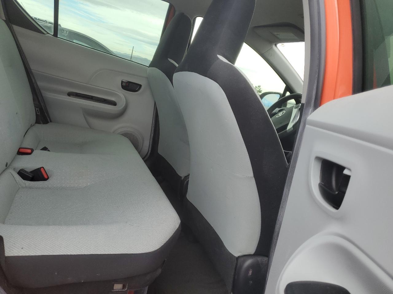 2013 TOYOTA Prius c