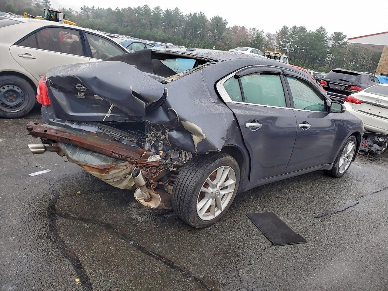 2010 NISSAN Maxima