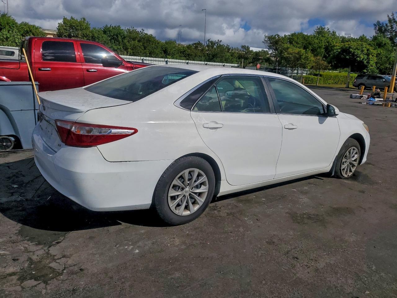 2016 TOYOTA CAMRY