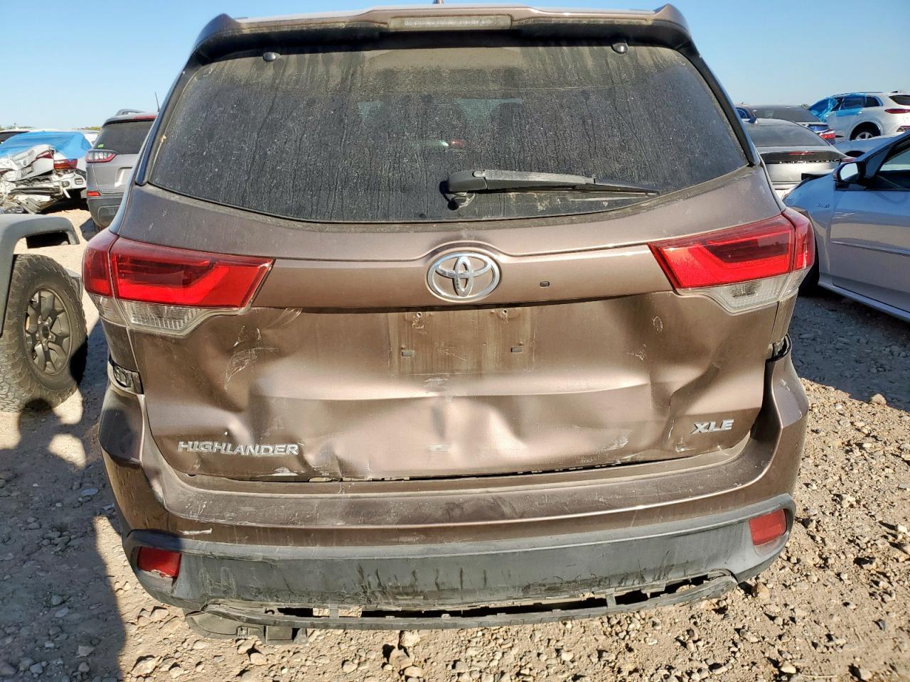 2017 TOYOTA HIGHLANDER