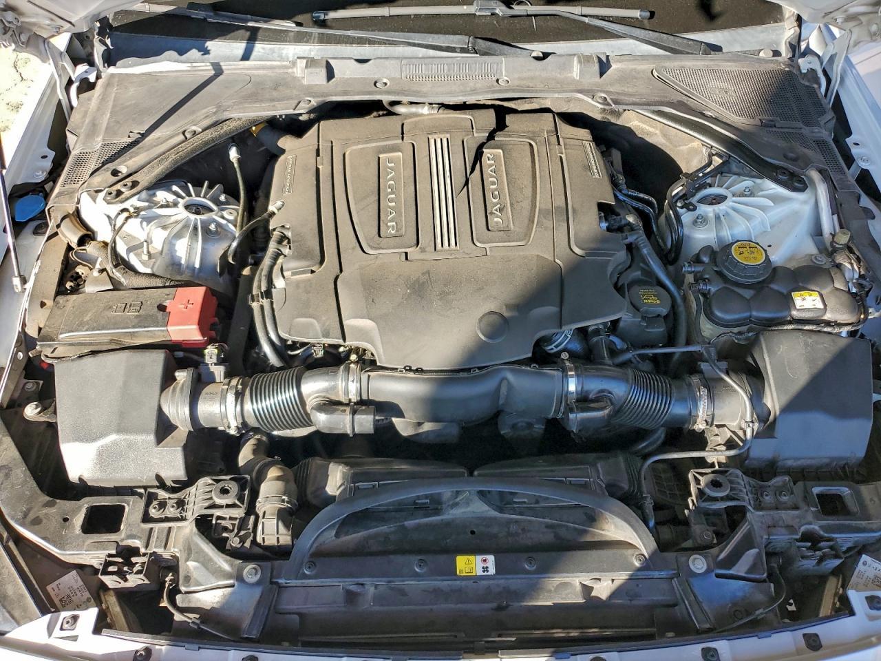 2017 JAGUAR XE