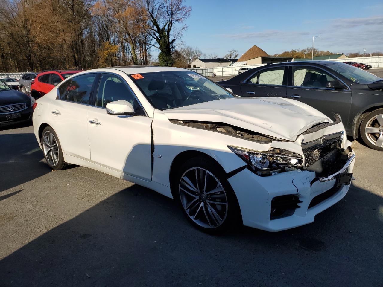 2015 INFINITI Q50
