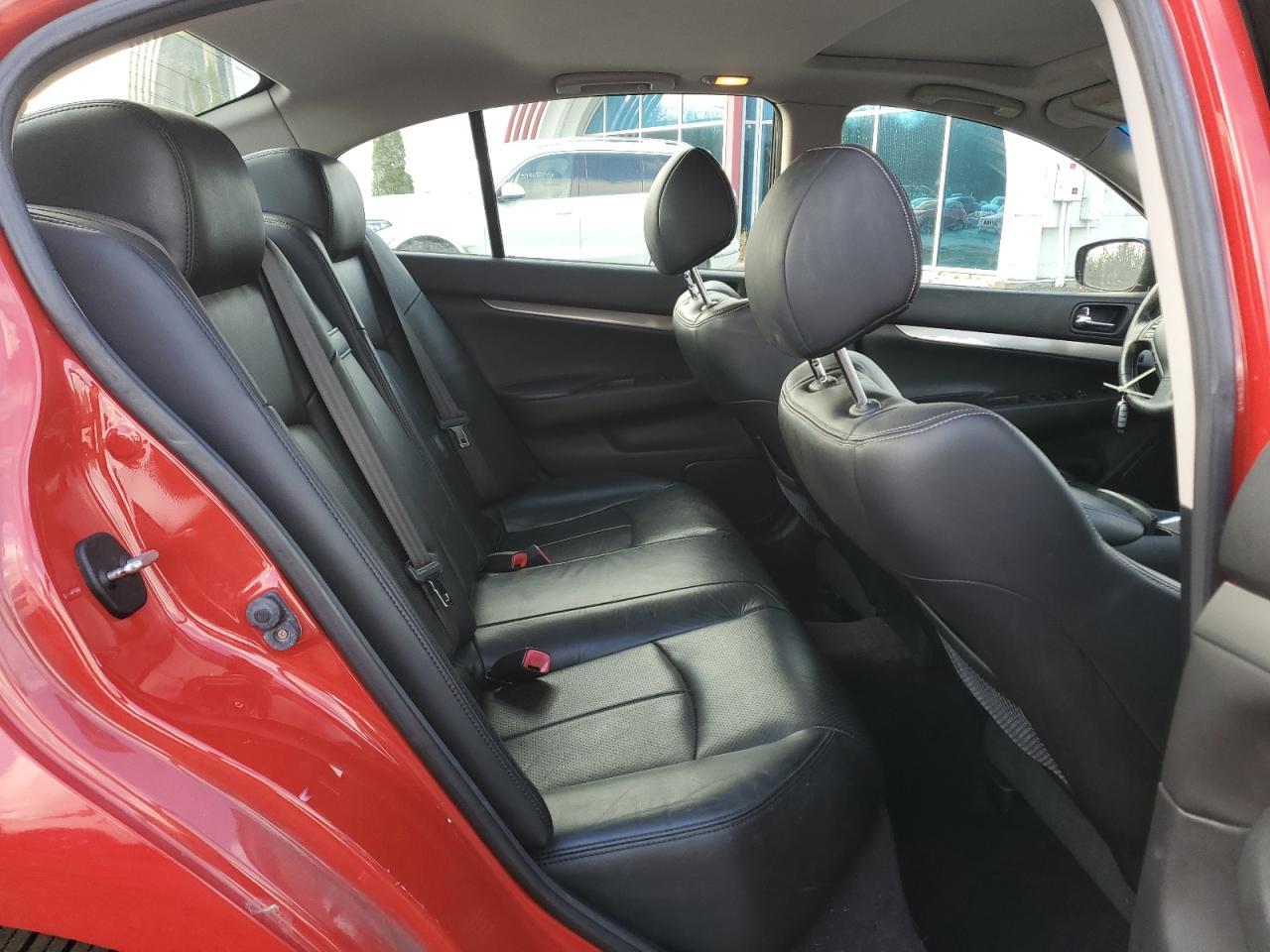 2011 INFINITI G37