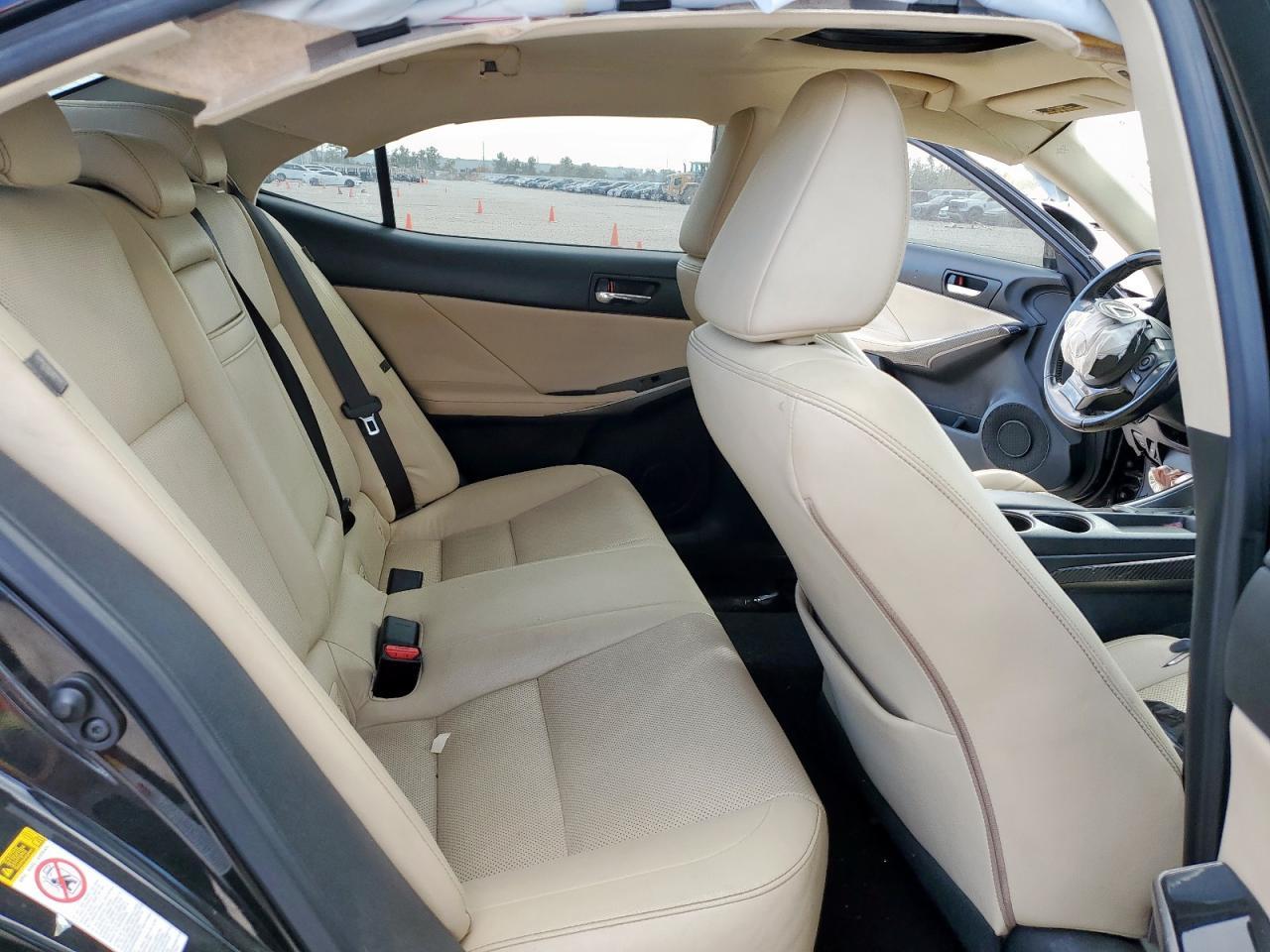 2016 LEXUS IS 200t