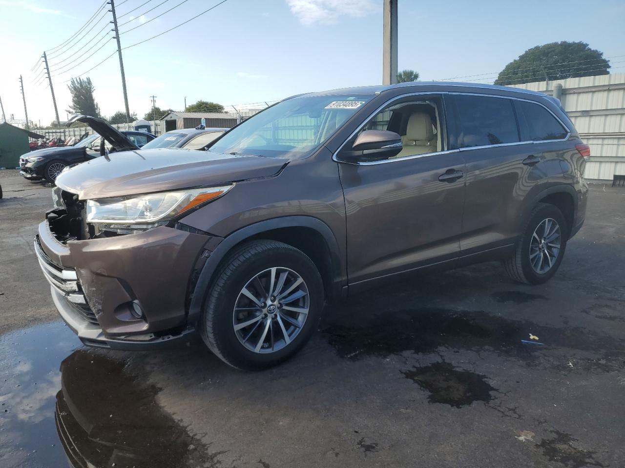 2018 TOYOTA HIGHLANDER